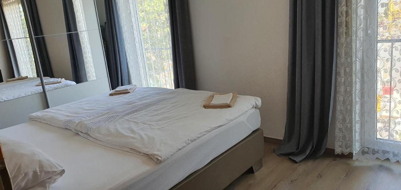 Outletcity Ferienwohnung 2 Мецинген Екстериор снимка